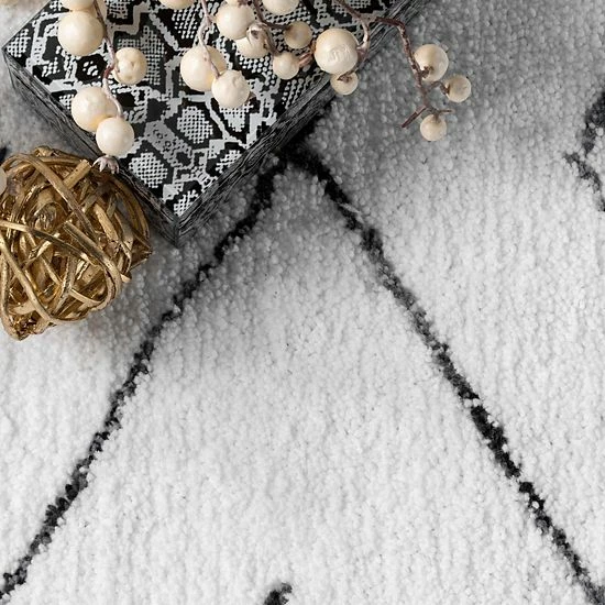 NuLOOM Beulah Geometric Shag Rug Gray 8 NuLOOM Beulah Geometric Shag Rug Gray - Image 6