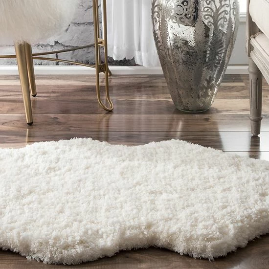NuLOOM Faux Sheepskin Solid Shag Rug 6 NuLOOM Faux Sheepskin Solid Shag Rug - Image 4