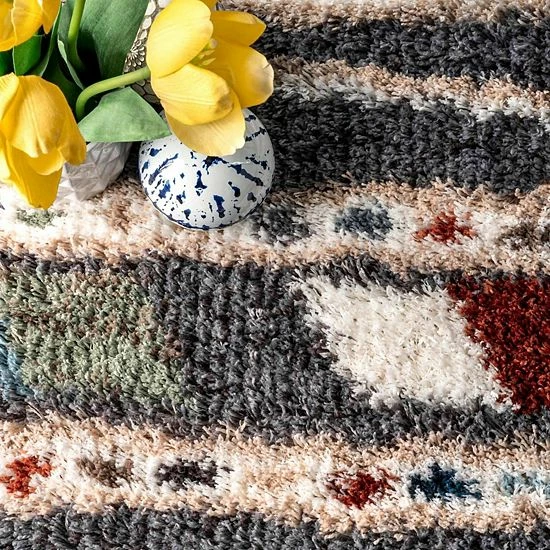 NuLOOM Skyla Tribal Shaggy Tassel Area Rug 5 NuLOOM Skyla Tribal Shaggy Tassel Area Rug - Image 3
