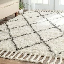 Alternative view of NuLOOM Fez Lattice Shag Wool Rug