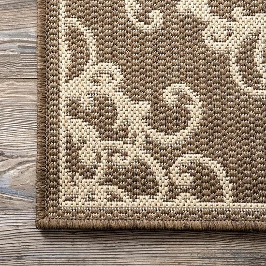 NuLOOM Jazmine Coronated Trellis Indoor/Outdoor Area Rug 5 NuLOOM Jazmine Coronated Trellis Indoor/Outdoor Area Rug - Image 3