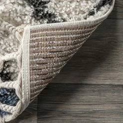 NuLOOM Donette Diamond Tasseled Rug -nuLOOM Sales Store unnamed file 3067