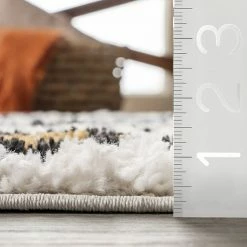 NuLOOM Donette Diamond Tasseled Rug -nuLOOM Sales Store unnamed file 3070