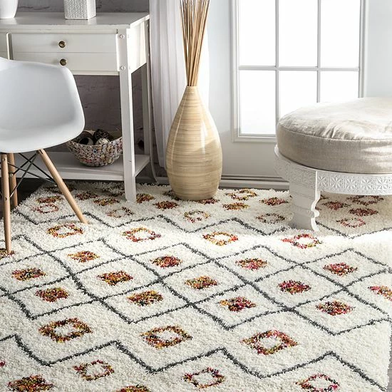 NuLOOM White Geometric Shag Rug - 5'3" X 7'6" 4 NuLOOM White Geometric Shag Rug - 5'3" X 7'6" - Image 2