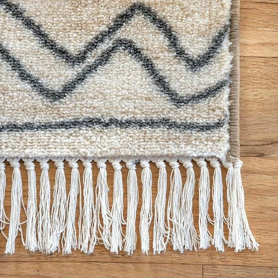 NuLOOM Kenley Spotted Diamonds Area Rug 5 NuLOOM Kenley Spotted Diamonds Area Rug - Image 3