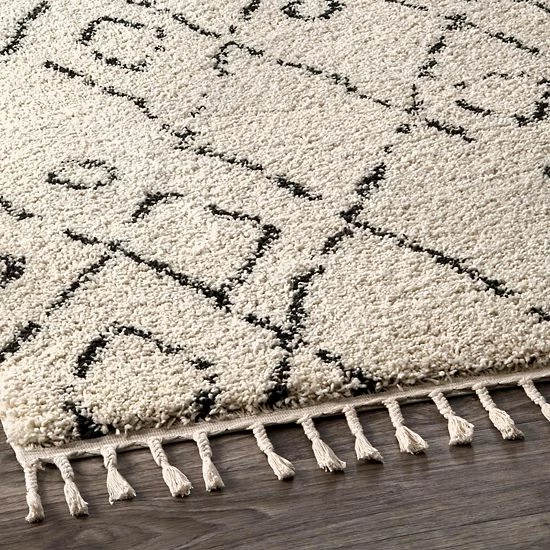 NuLOOM Nieves Moroccan Diamond Tassel Rug 4 NuLOOM Nieves Moroccan Diamond Tassel Rug - Image 2