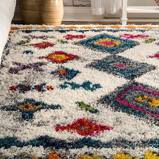 NuLOOM Lynda Moroccan Shaggy Rug - 4' X 6' 5 NuLOOM Lynda Moroccan Shaggy Rug - 4' X 6' - Image 3